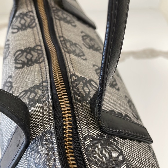 Loewe Black Printed Anagram Tote Bag - Picture 15 of 17